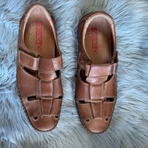 Pikolinos Men's flat sandals with hook-and-loop closure size 43